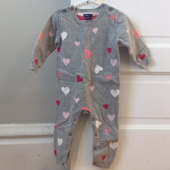 BabyGap grey heart print sweater romper - Picture 1 of 5